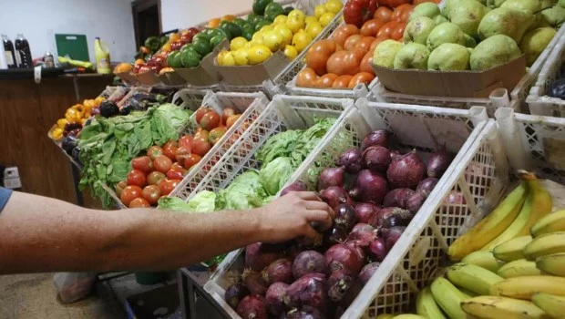 Frutas y verduras subieron en julio más del doble de la inflación 