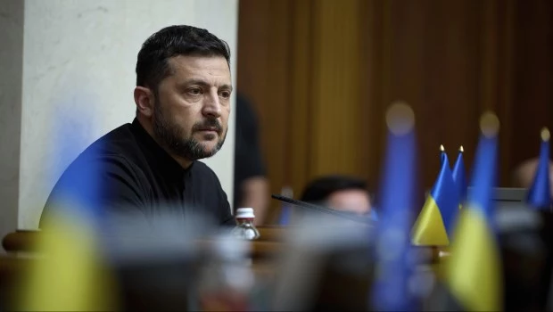 Zelensky “entrega” Ucrania al Reino Unido