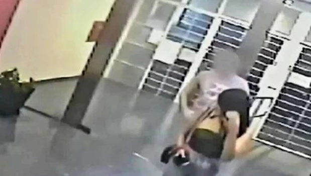 Una joven “viuda negra” sedujo a siete hombres, los drogó, les robó y ahora piden que vaya a juicio