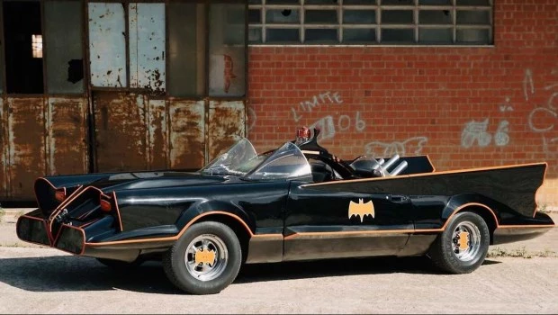 Usado por el protagonista de ‘Batman’ en eventos alrededor del mundo, es copia fiel del de la serie de 1966.