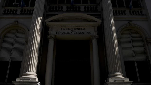 Interviene el Banco Central para calmar el estrés de los bancos por la iliquidez