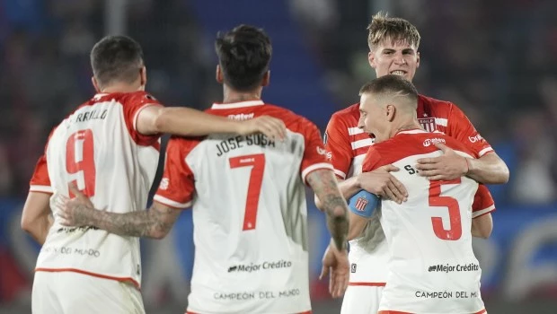 Estudiantes rugió fuerte en el final: le ganó a Cerro Porteño en Paraguay por la Copa Libertadores