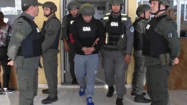 El detenido está acusado de envíar más de 500 ampollas de fentanilo y casi cinco kilogramos de ketamina.