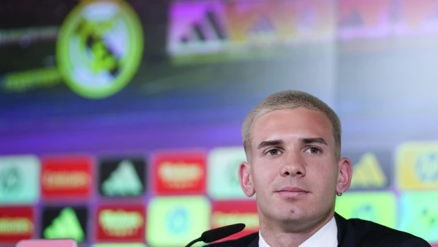 El Real Madrid presentó a Mastantuono: “Llegar al club más grande del mundo era un sueño”