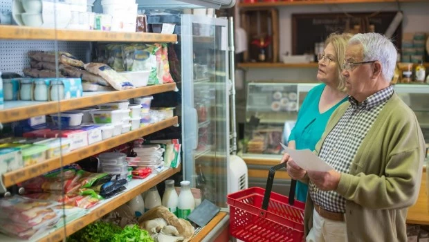 El consumo tuvo una suba mensual de 3,4%, pero cayó 4,3% en la interanual