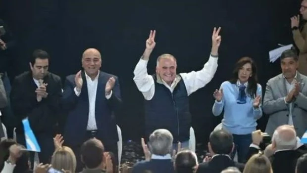 Causó sorpresa la decisión del gobernador tucumano Osvaldo Jaldo de presentarse como candidato a diputado nacional y de incluir como suplente en la misma lista a Juan Manzur, su adversario en la interna.