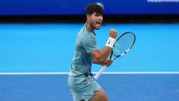 Jannik Sinner se retiró y Carlos Alcaraz se consagró campeón del Masters 1000 de Cincinatti