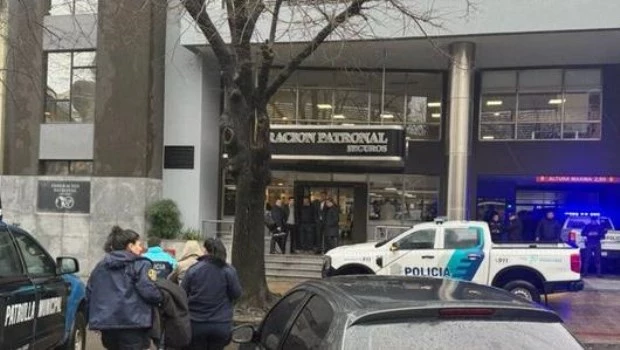 La Plata: hallaron muerto a un hombre en el edificio de Federación Patronal