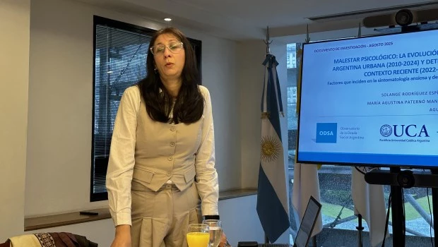 La doctora en psicología Solange Rodríguez Espinola durante la presentación del informe de ODSA.