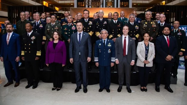 La visita de Holsey encaja en una serie de viajes oficiales de altos cargos del gobierno de Trump a la Argentina en los últimos meses.