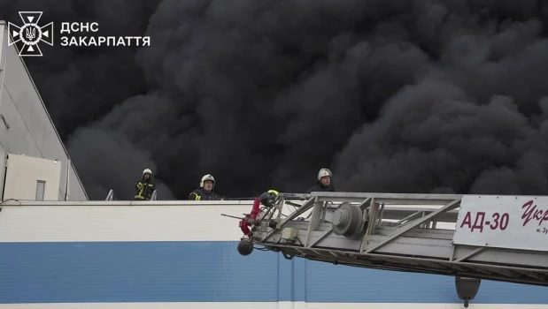 Un ataque ruso deja un muerto y 15 heridos en Ucrania mientras se alargan los esfuerzos de paz