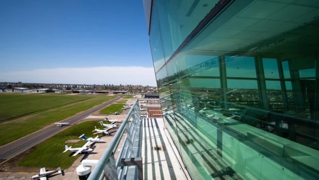 El paro de los controladores aéreos se siente en todo el país