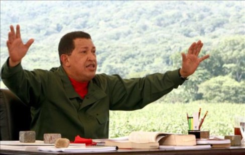 Chávez ordenó el cierre de cuatro bancos que había intervenido