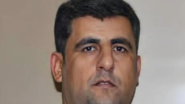 El periodista Hassan Douhan fue asesinado en un ataque aéreo israelí que tuvo como objetivo su tienda de campaña en el barrio de Al-Mawasi en Khan Yunis.