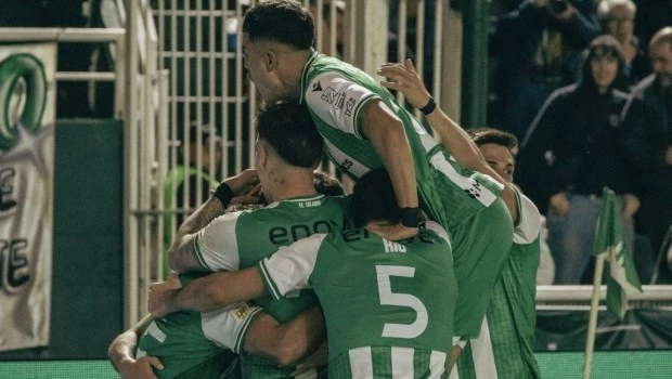 Banfield venció a Tigre y se metió en puestos de clasificación