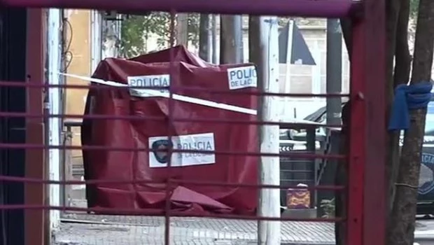 Un policía mató a un hombre que intentó robarle el arma en La Boca