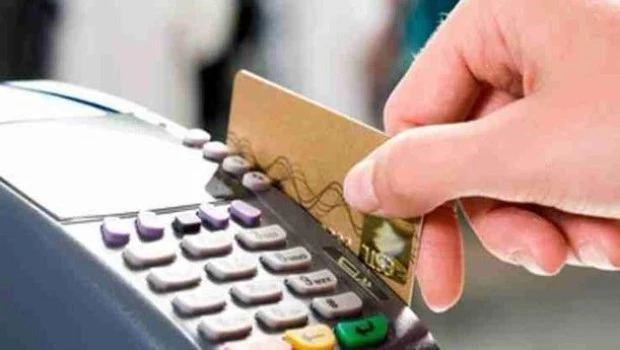 Crece la morosidad en tarjetas y préstamos personales por el encarecimiento del crédito