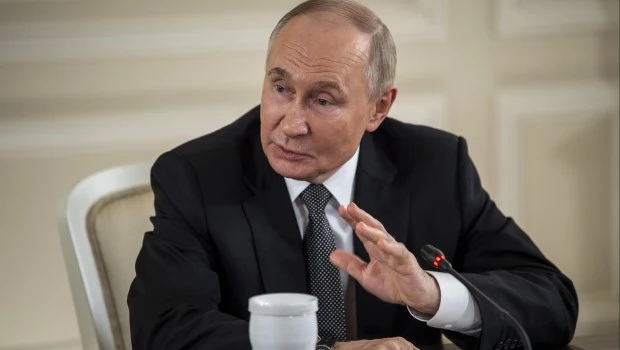 Rusia y China continuarán trabajando juntas para garantizar la seguridad de estas dos grandes naciones, dijo Putin a Xinhua.