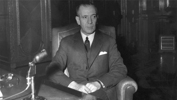 Lonardi es considerado como un militar nacionalista, profundamente católico, que comulgaba con la Doctrina Social de la Iglesia.