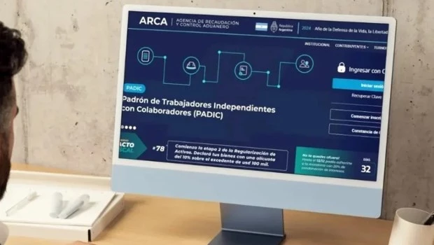 La recaudación tributaria cayó en agosto 2,4% en términos reales 