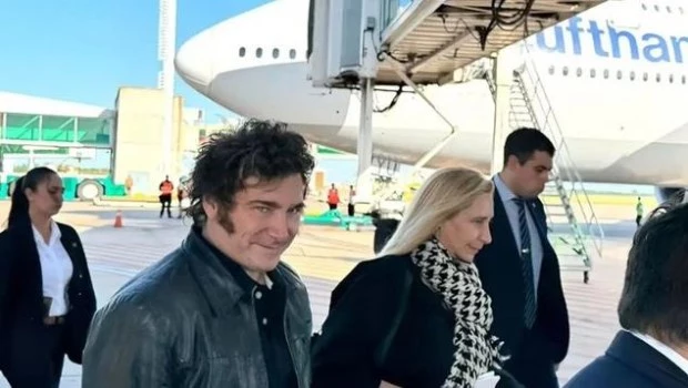 Javier Milei suspendió su viaje a Las Vegas y viaja solo a Los Ángeles