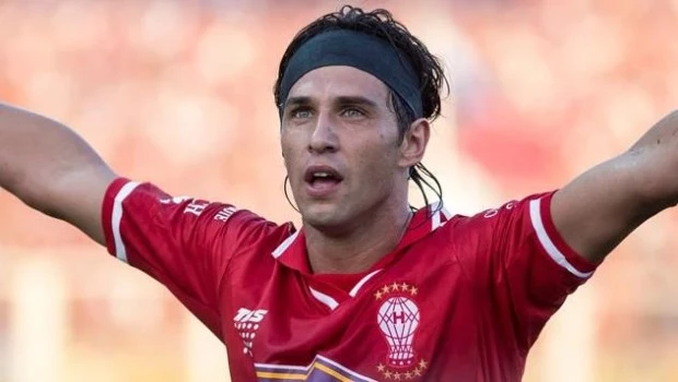 Los exfutbolistas Patricio Toranzo y Diego Mendoza sufrieron graves lesiones en el accidente del micro que trasladaba al plantel en Caracas, en 2016.