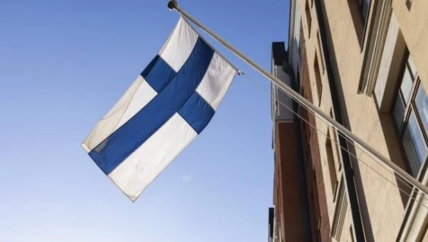 La Fuerza Aérea de Finlandia retiró definitivamente la cruz esvástica de sus banderas