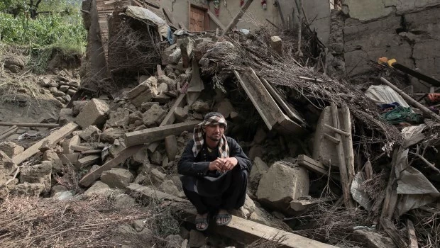 El terremoto de Afganistán, el más letal en las últimas décadas, supera los 2.200 muertos