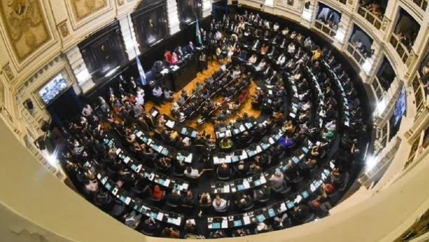 La provincia de Buenos Aires elige 46 diputados y 23 senadores para definir el mapa de la Legislatura