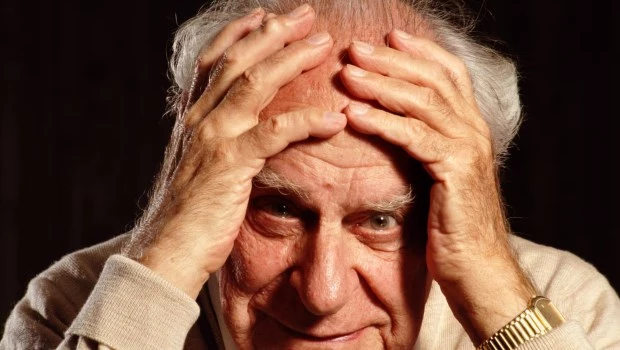 Karl Popper, con su gran obra, intentó que nos diéramos cuenta de nuestros errores como sociedad, que fuéramos abiertos al diálogo.