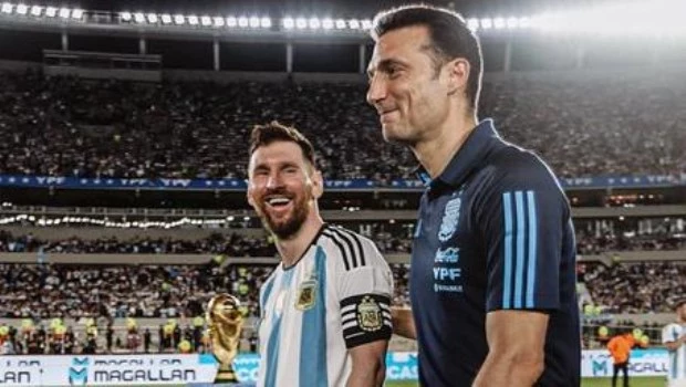 Scaloni aseguró que Messi “se tomará con tranquilidad” el tiempo para decidir su participación en el Mundial