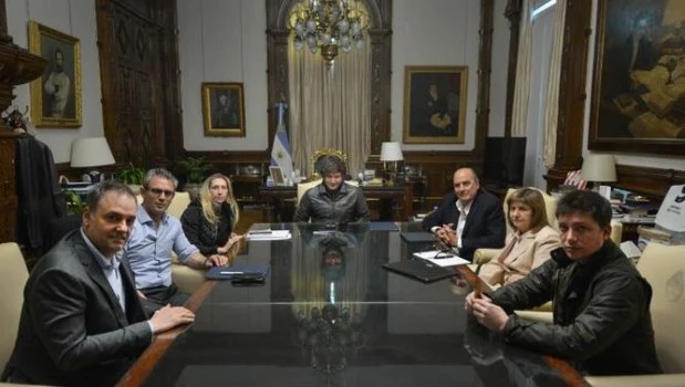 El Presidente Javier Milei lideró la nueva Mesa Política Nacional.