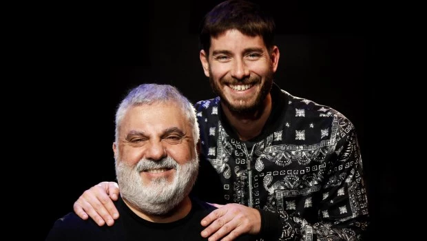 “A cierta edad uno decide pasarla bien en el trabajo, bastante con el país, tan tóxico y difícil”, dice el director a modo de elogio a su protagonista.