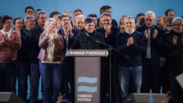 Kicillof refuerza la fórmula ganadora y se muestra en una sección electoral esquiva para el PJ