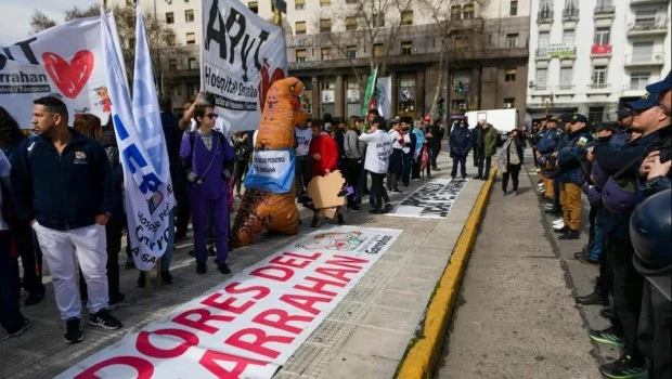 Milei también vetó la emergencia en pediatría y trabajadores del Garrahan anunciaron un paro
