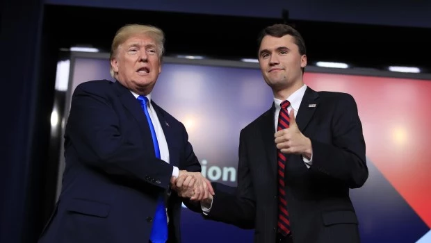 El influyente líder social fue una pieza importante para que el mensaje de Donald Trump calara entre los votantes jóvenes de ideas derechistas.