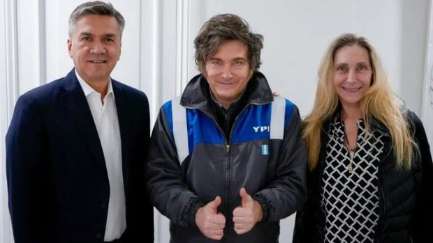 Milei y Karina recibieron a Zdero en la Quinta de Olivos