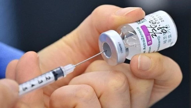 España: la Justicia reconoce efectos secundarios de la vacuna AstraZeneca como accidente laboral