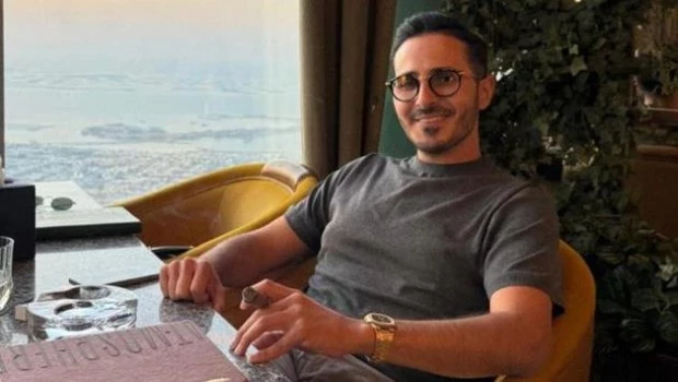 La película sobre la vida de Leviev (2022) narra la historia de un israelí que viaja por Europa haciéndose pasar por el hijo de un magnate.