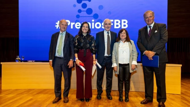 El Dr. Alberto Kornblihtt recibió el Premio Fundación Bunge y Born y la Dra. María Laura Mascotti el Premio Estímulo.