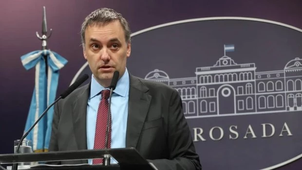 Adorni:” Es un horror lo que han votado en el día de ayer”