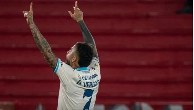 Racing le ganó a Huracán y se acerca a la zona de clasificación en el Torneo Clausura
