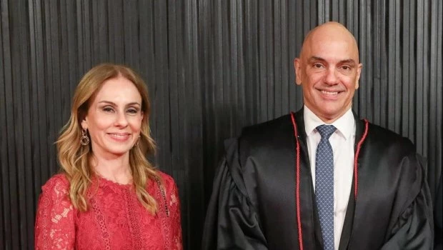 Viviane Barci, esposa del juez Alexandre de Moraes, instructor del juicio a Bolsonaro, también fue sancionada.