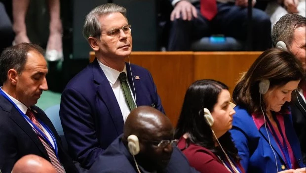 Nuevo apoyo de Bessent: cruzó a una senadora demócrata que cuestionó el apoyo a Argentina