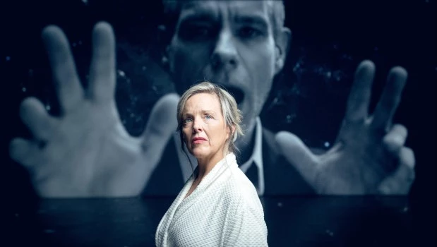 'Next to Normal Immersive' se presenta en dos funciones diarias, de viernes a domingos, en el Centro Audiovisual Inmersivo, en Colegiales.