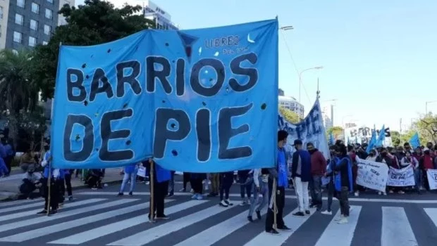 Organizaciones sociales realizaron ollas populares frente al Ministerio de Capital Humano