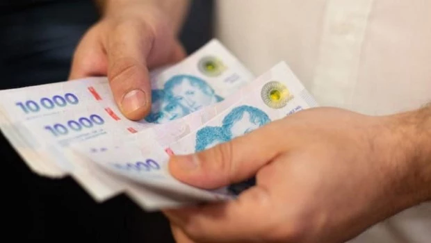 Los salarios aumentaron 2,5% en julio, con mayor incidencia del sector no registrado