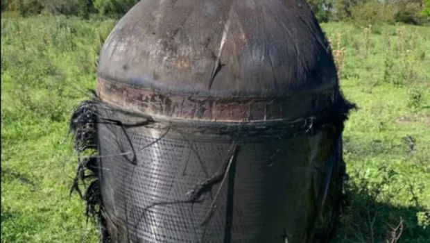 Sorpresivo hallazgo en Chaco: un objeto metálico cayó del cielo e investigan su origen