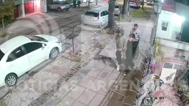 Villa Raffo: roban a otro vecino en la cuadra donde encañonaron a la nena del globo