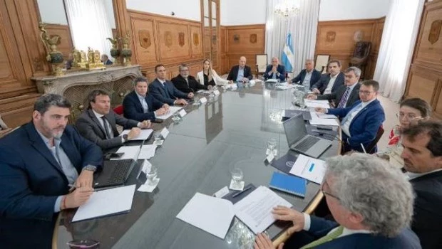 Francos encabezó una nueva reunión del Consejo de Mayo con eje en la reforma fiscal